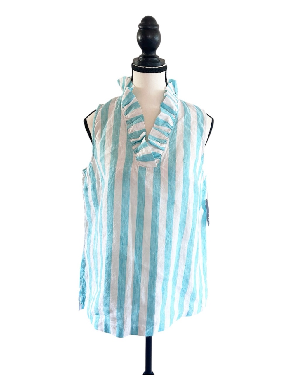 NWT crown & ivy Sleeveless Ruffle V-Neck Stripe Top - Linen Size Medium